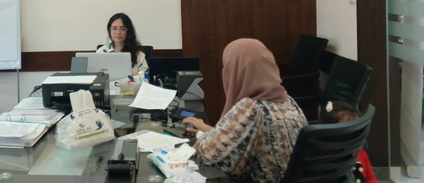 Personas y funcionaria que participaron del Consulado en Ramallah
